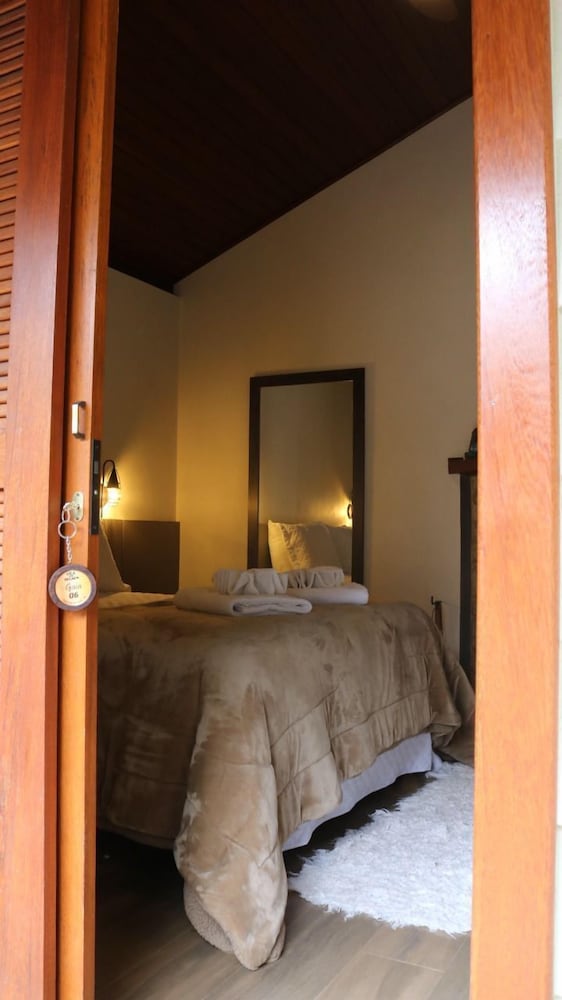 Comfort Chalet, 1 Queen Bed, Housekeeping photo 2