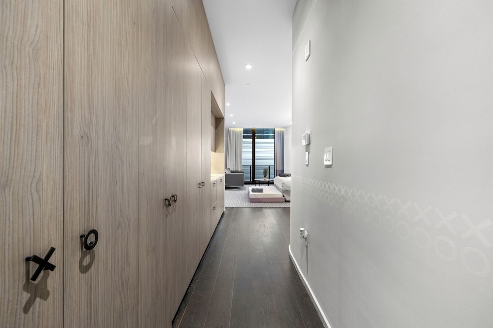 Luxury Studio Suite, Multiple Beds, Balcony, City View photo 2