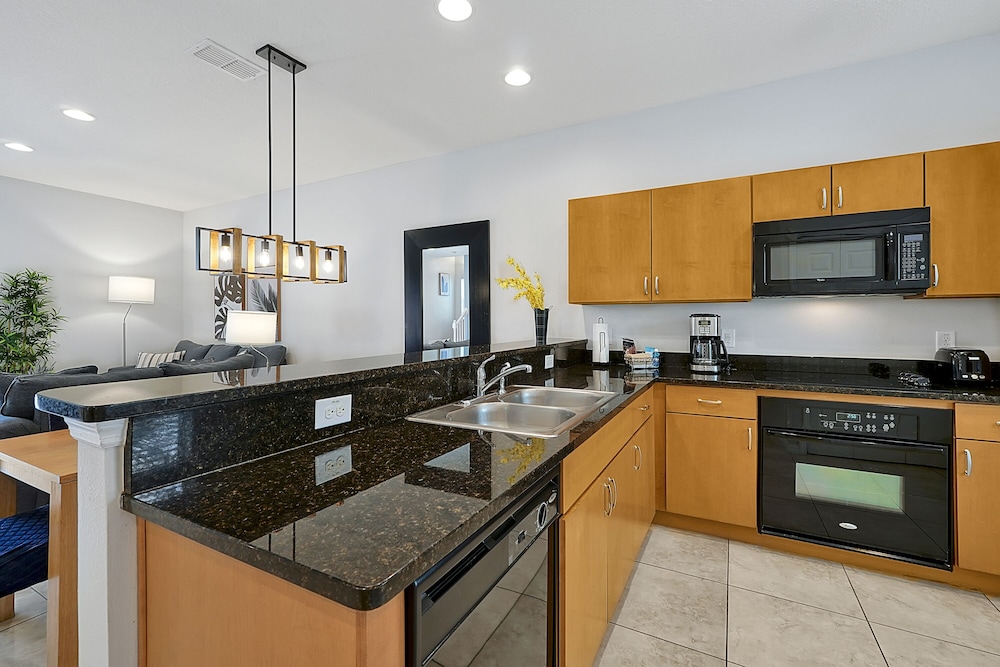 Standard Townhome, 3 Bedrooms, Hot Tub - Photo 12