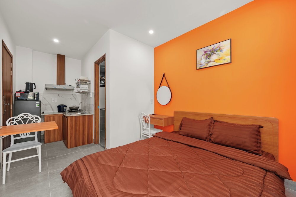 Economy Studio, City View