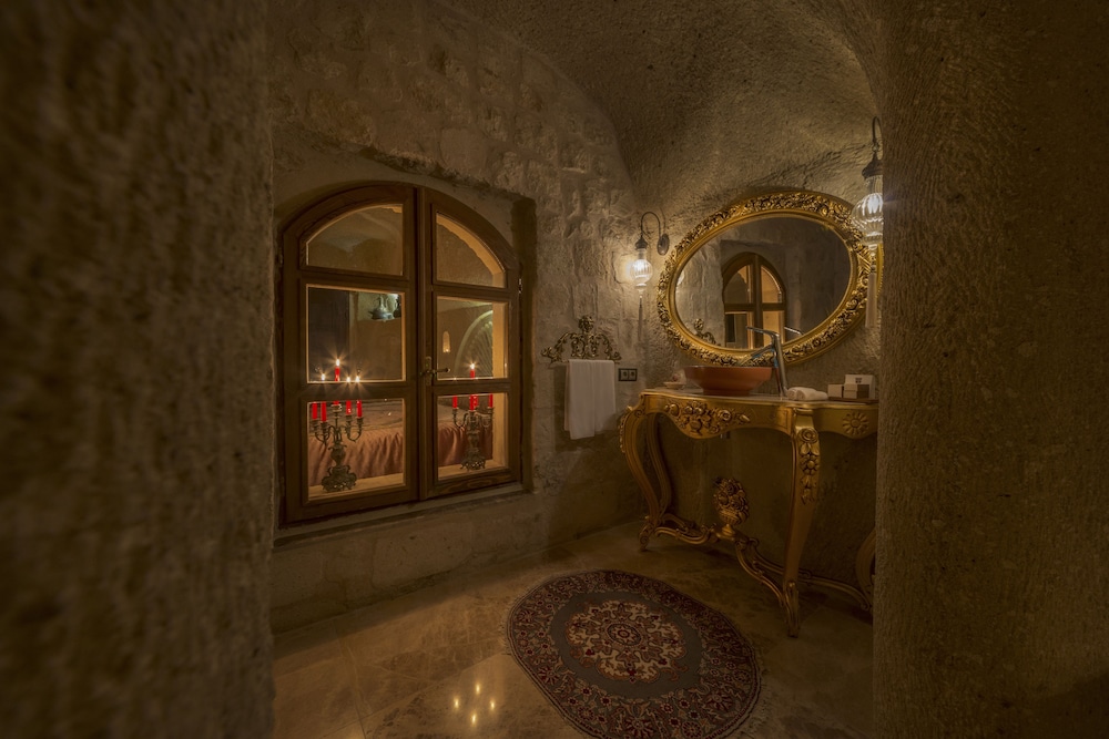 Grand Room, 1 King Bed