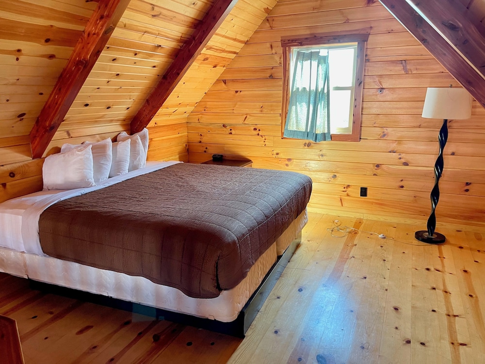 Cabins of Mackinaw, Fotografia 5