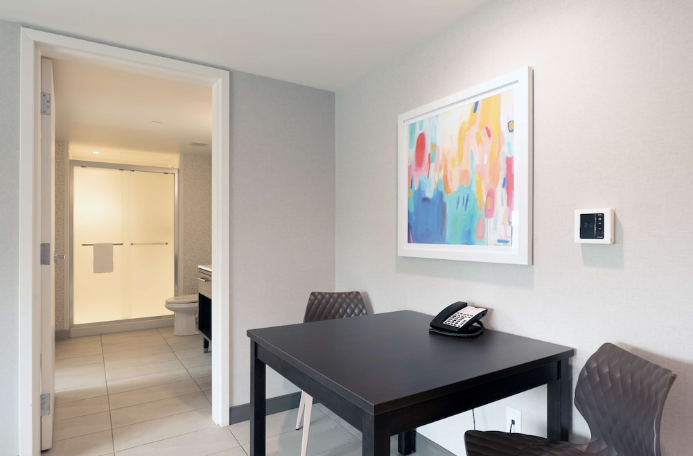 Suite, 1 Bedroom thumbnail 5