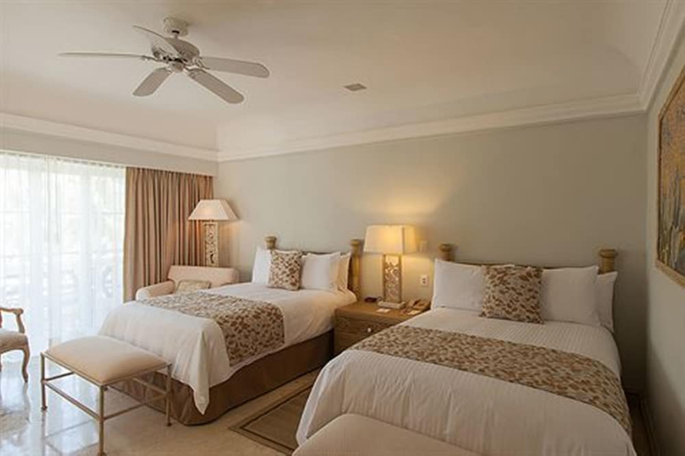 Double Room (Kids Stay Included) - Photo 3