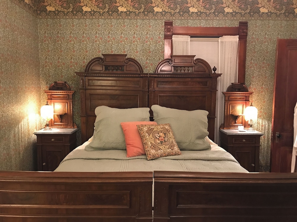 Room (Beth's Forest) photo 1