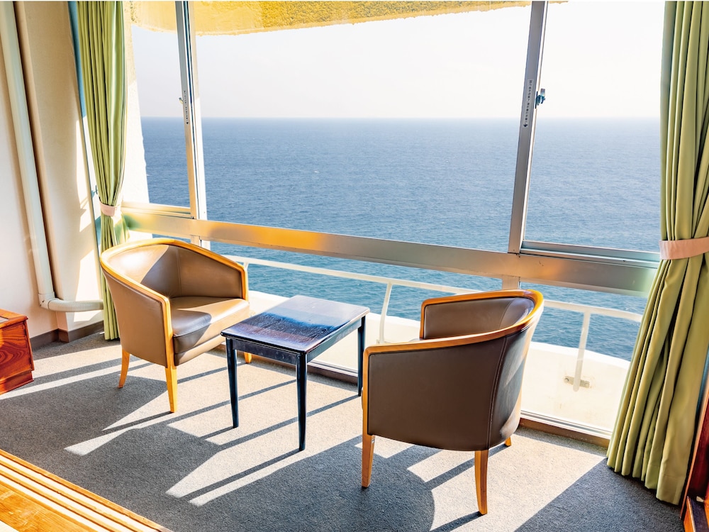 Superior Suite - Photo 3