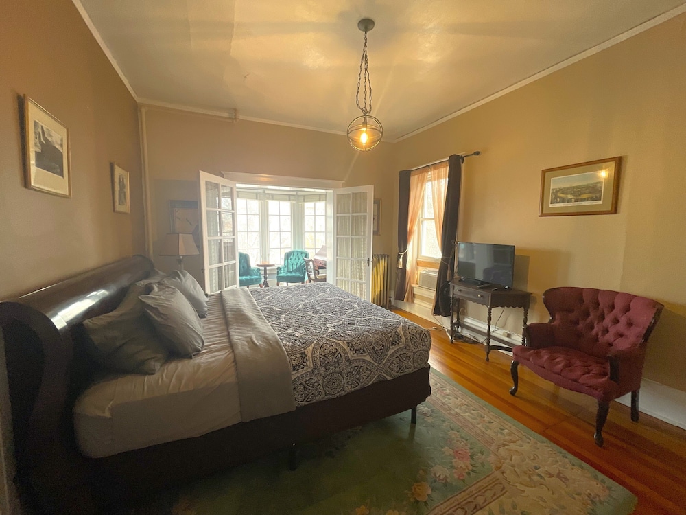 Helena Suite 23 - Photo 1