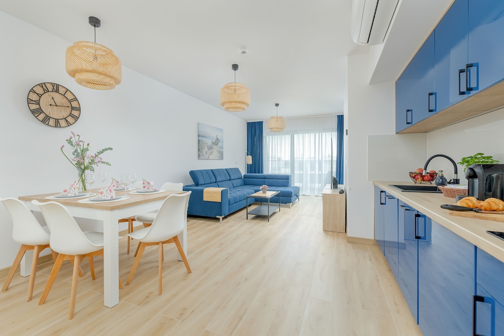 Apartment, 1 Bedroom, Balcony, Sea View photo 3