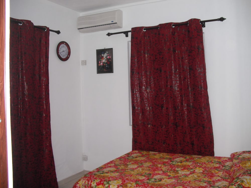 Traditional Room, 3 Bedrooms, Smoking, Pool View