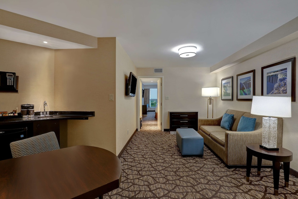 2 Queen Beds with Sofa Bed City View