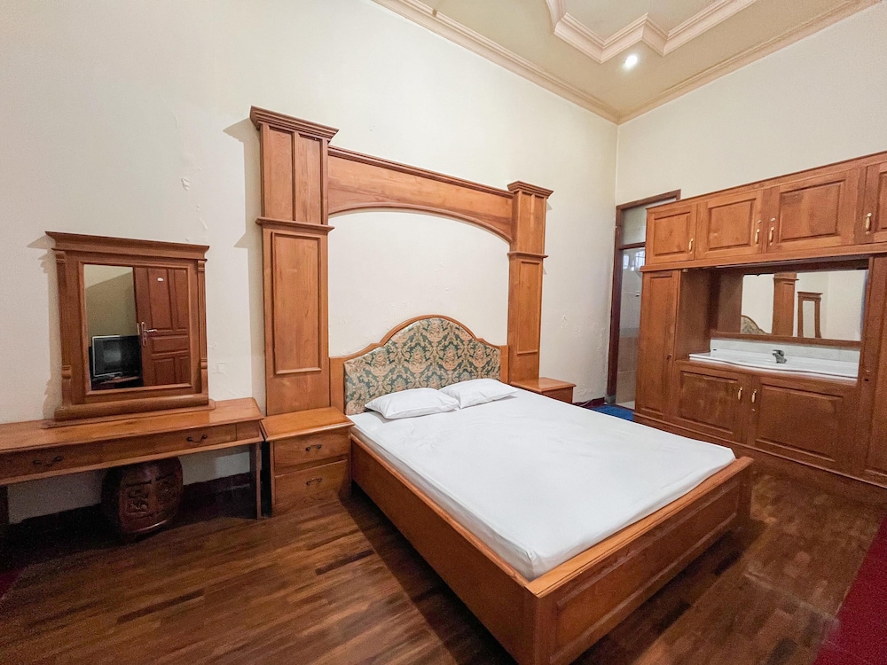 Villa photo 1