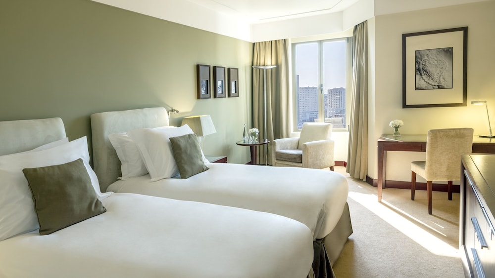 Standard Room, 2 Twin Beds, Accessible - Photo 10