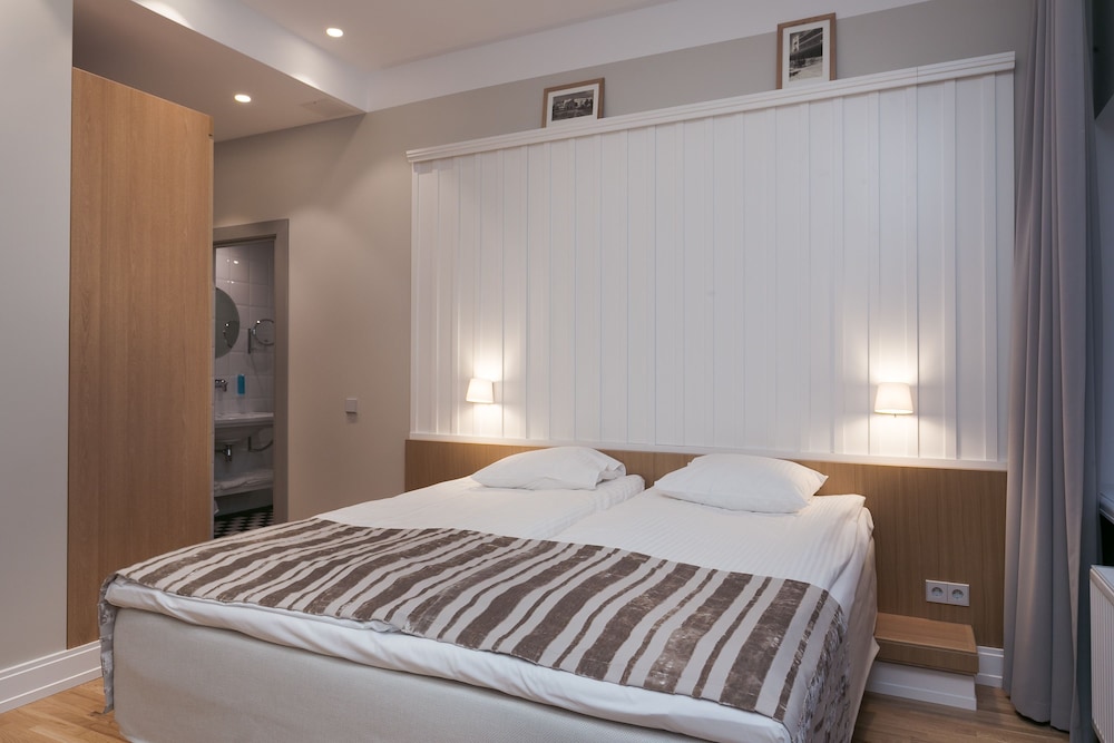Captain Suite