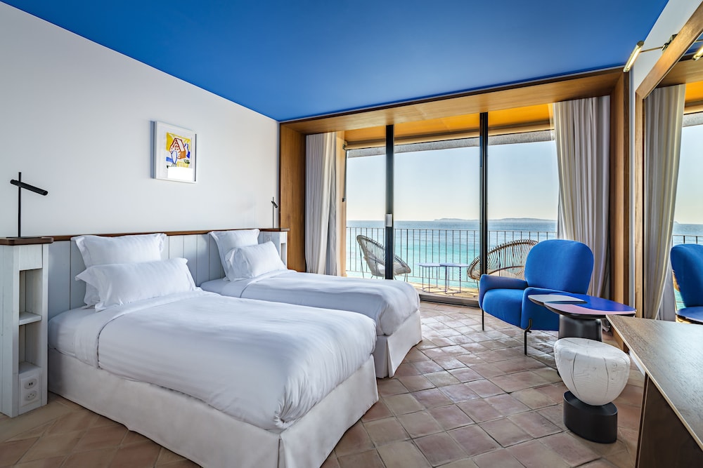 Club Room, Balcony, Panoramic Sea View photo 2