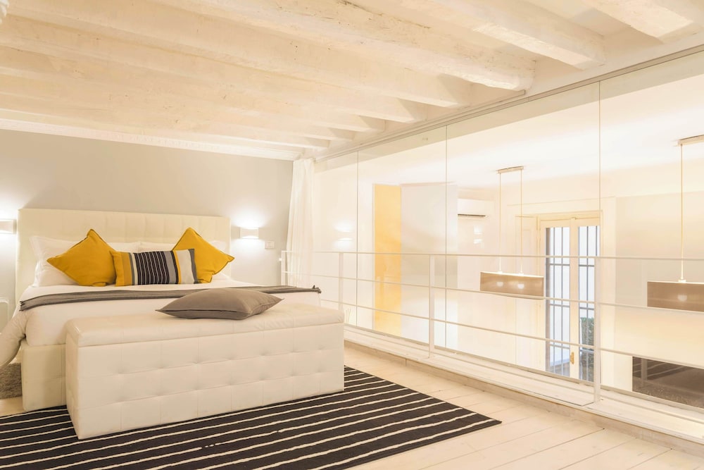 Comfort Apartment, 1 Queen Bed with Sofa Bed, Patio, Via dell'Unione 7