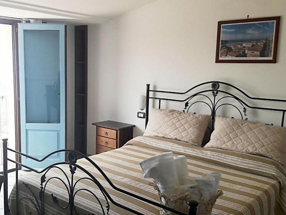 Comfort Double Room, Private Bathroom (Camera Amalfi) photo 1