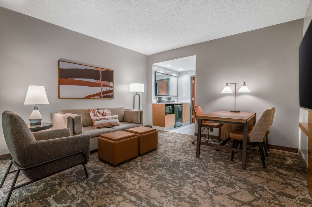 Suite, 2 Double Beds, Accessible, Bathtub (Mobility & Hearing) - Photo 4