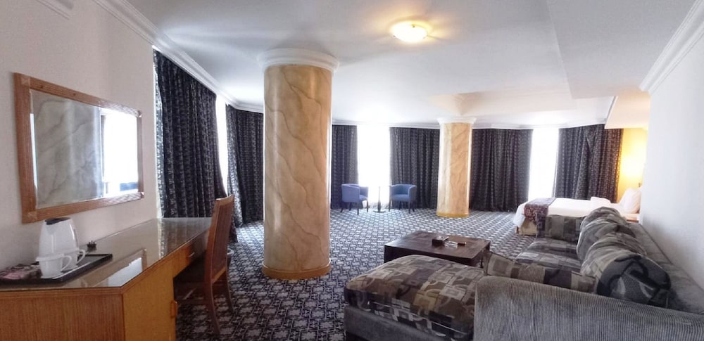 Executive Suite photo 3