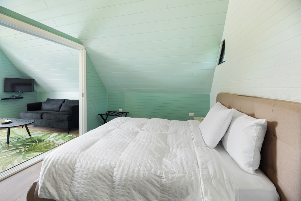 Comfort Bungalow, Mobility Accessible, Hill View