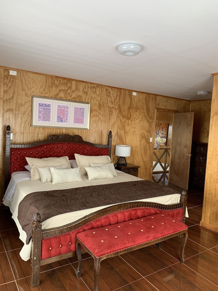 Room Porotu, 1 King Size Bed, Balcony, Sea view photo 1