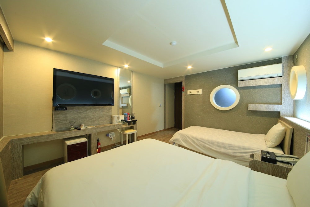 Business Twin Room photo 2