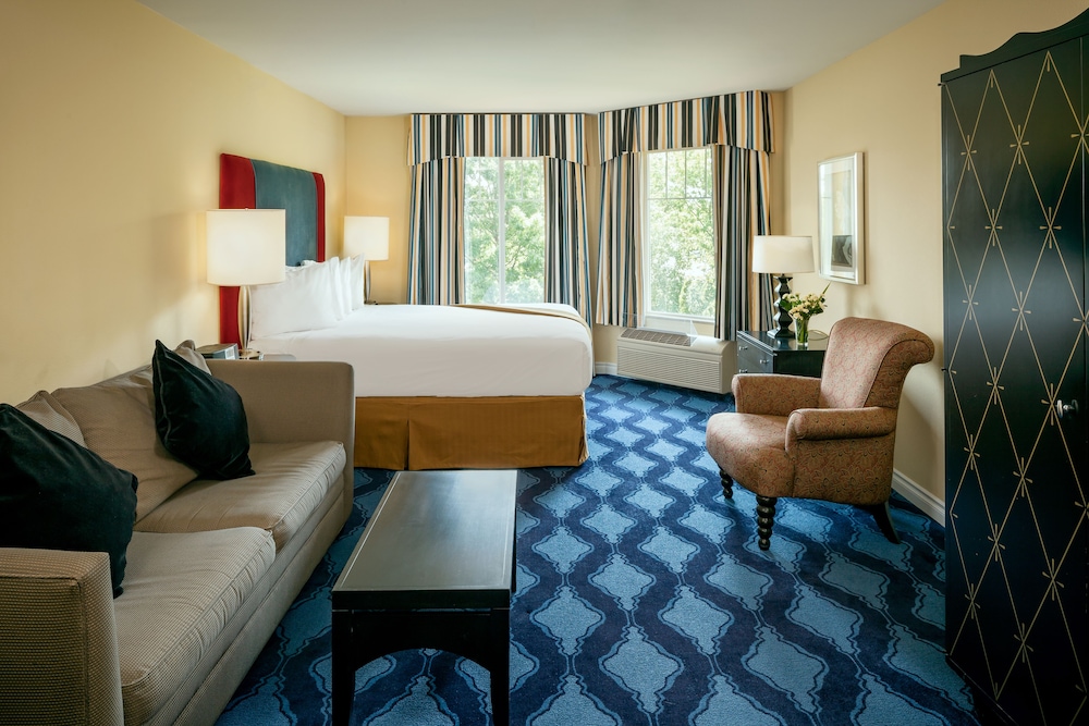 Executive Room, 1 King Bed with Sofa bed (Non-Pet Friendly)