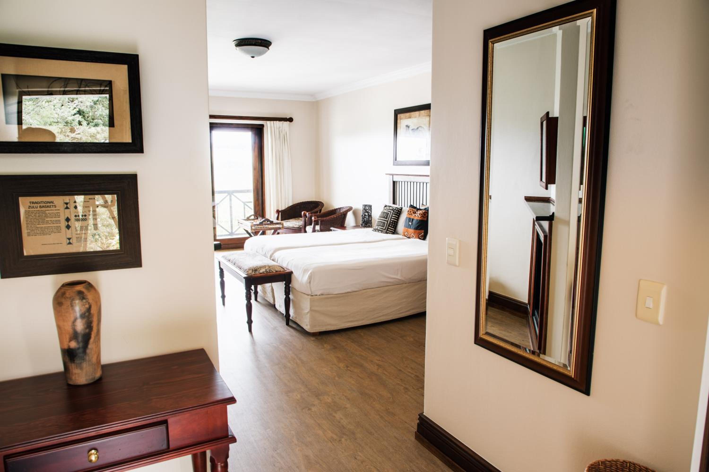 Deluxe King Room - Photo 1