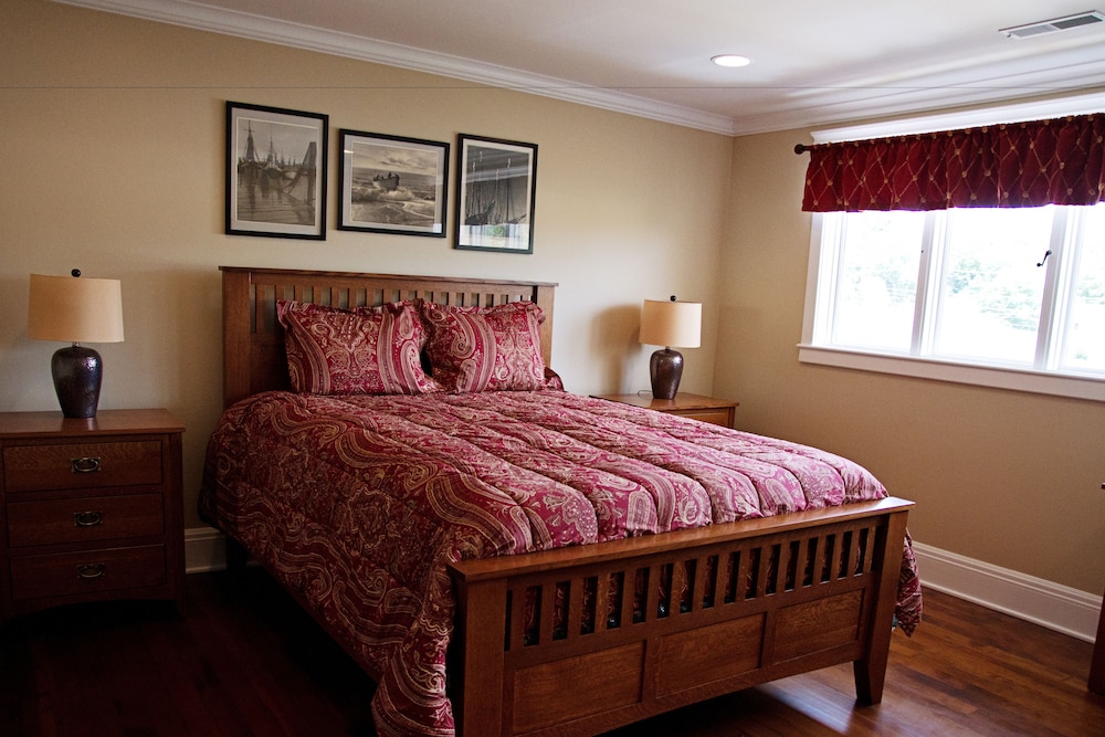 Room, 1 Queen Bed (Northern Lights)