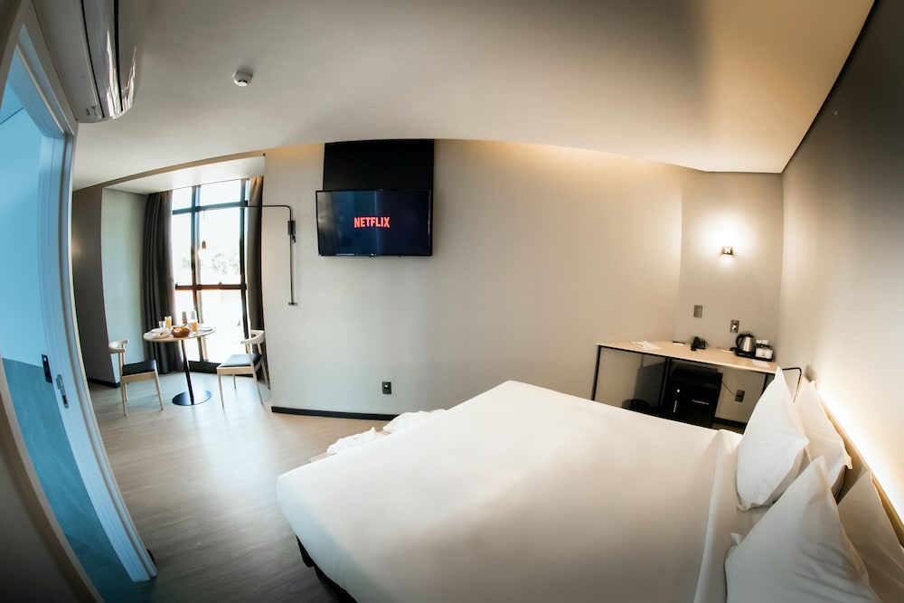 Suite - Photo 6