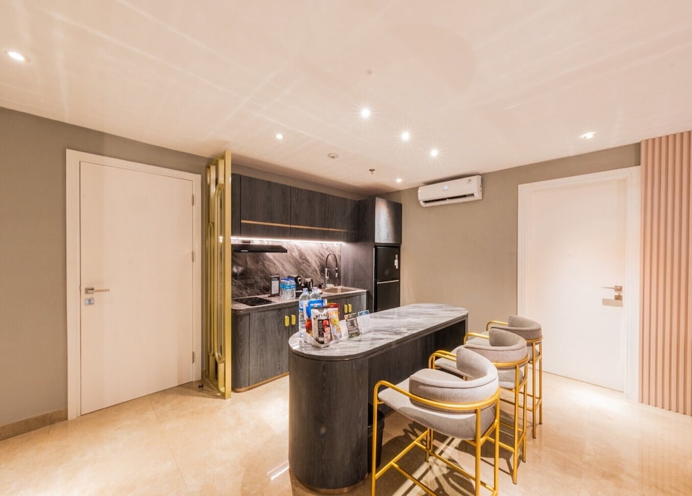 Royal Suite - Photo 16
