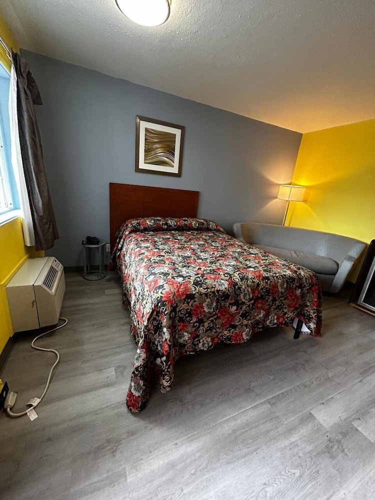 Room, 1 Queen Bed, Non Smoking - Photo 2