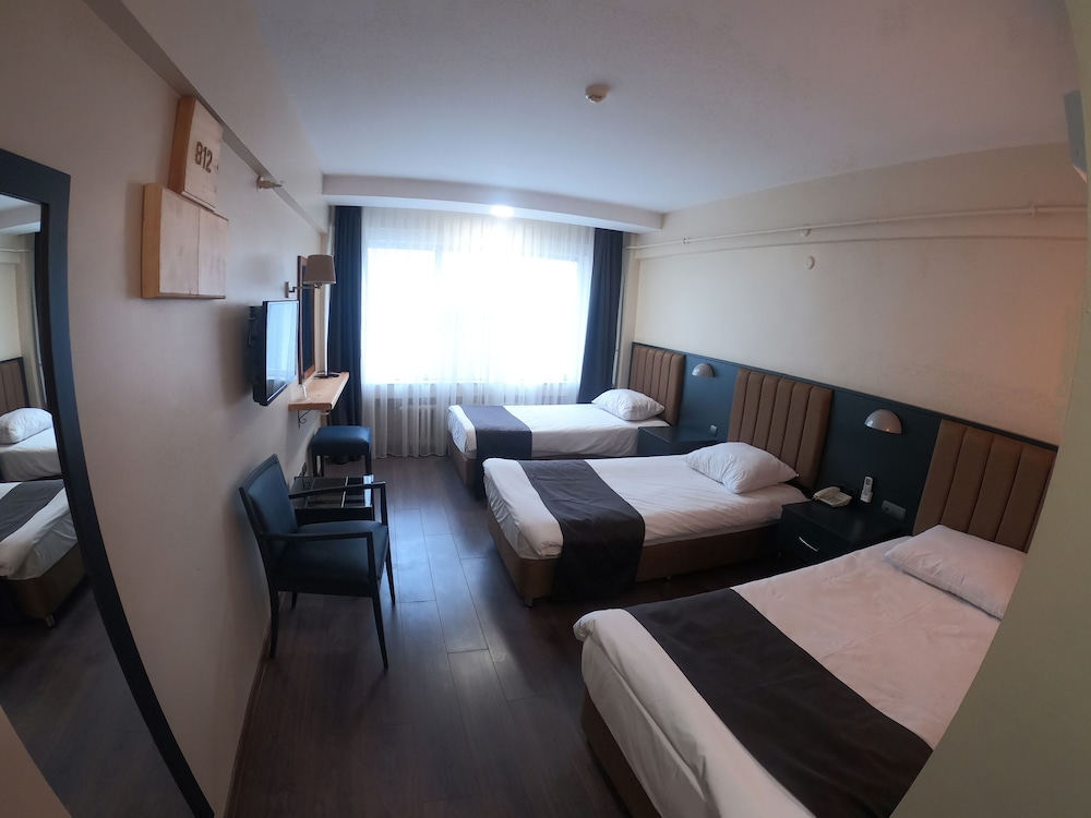 Standard Triple Room - Photo 1