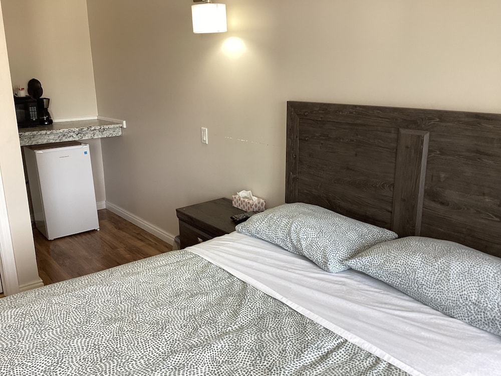 Economy Single Room - Photo 4