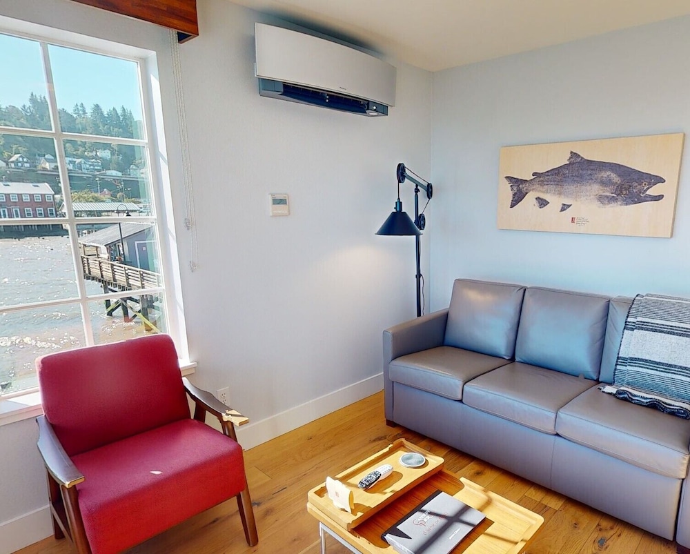 Deluxe Suite Pet Friendly