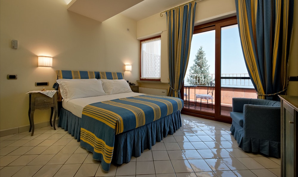 Classic Room, Terrace, Sea View - Photo 5