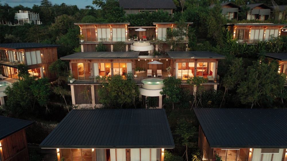 Ocean View Honeymoon Villa photo 2