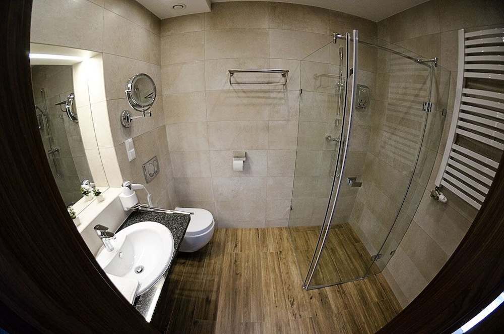Triple Room, Private Bathroom - Photo 2