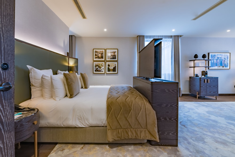 Norfolk Suite Collection photo 2