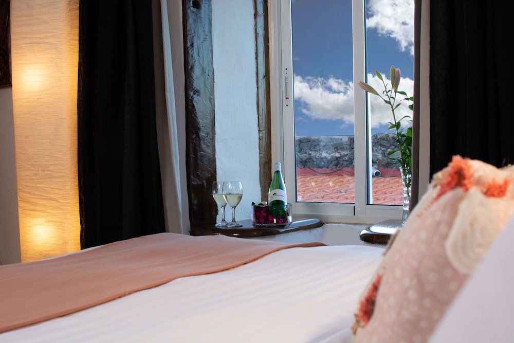 Traditional Double or Twin Room photo 3