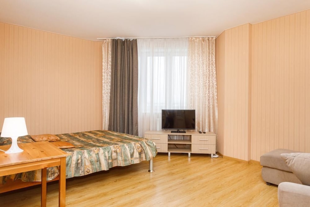 Apartment on Tokarey, 40-105 photo 1