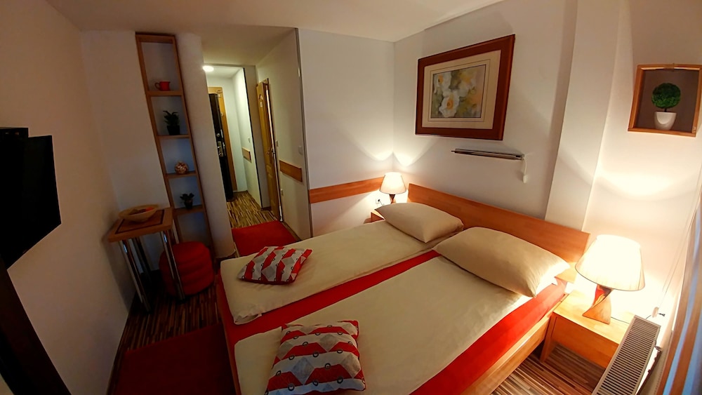Junior Double Room, Balcony, Overwater photo 3