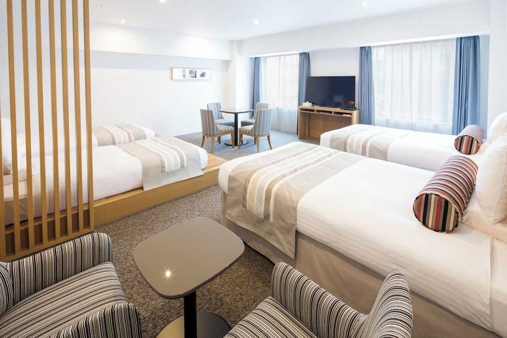 Grand Deluxe Fourth with Extra Bed, Non Smoking, No Cleaning Service photo 3