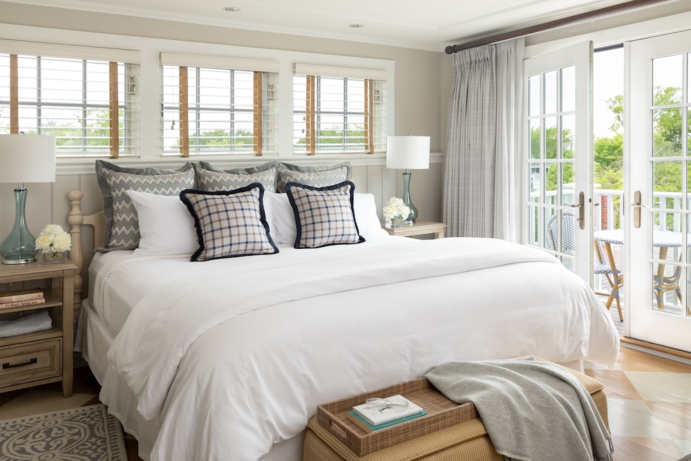 Luxury Room, 1 King Bed photo 3