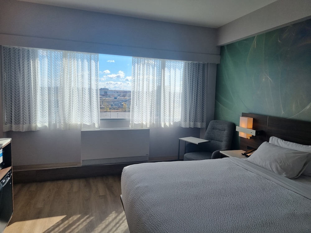 Standard Room, 1 King Bed - Photo 3