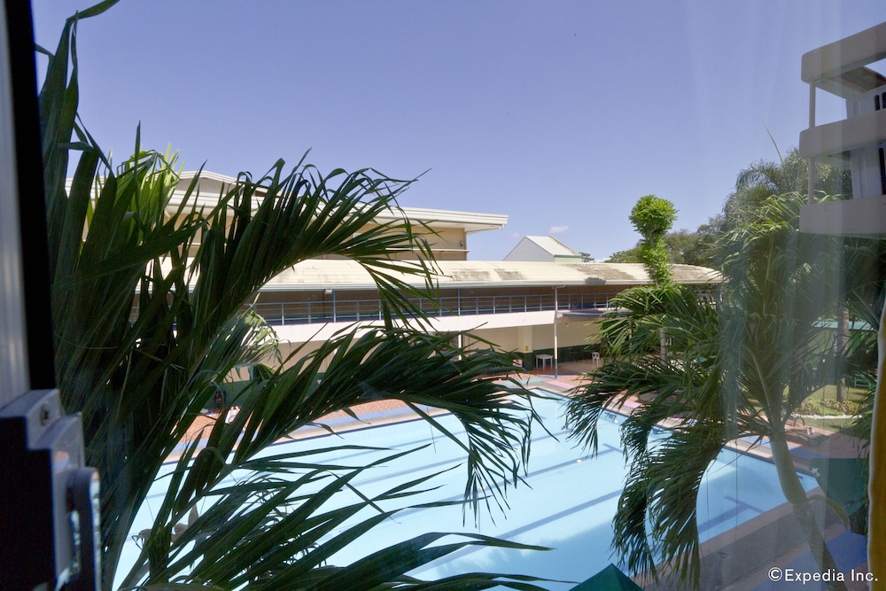 Deluxe Room, Pool View - Photo 11