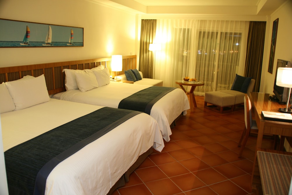 Deluxe Twin with Sea View photo 3