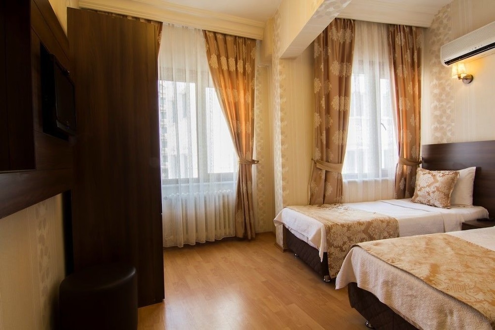 Standard Triple Room photo 2