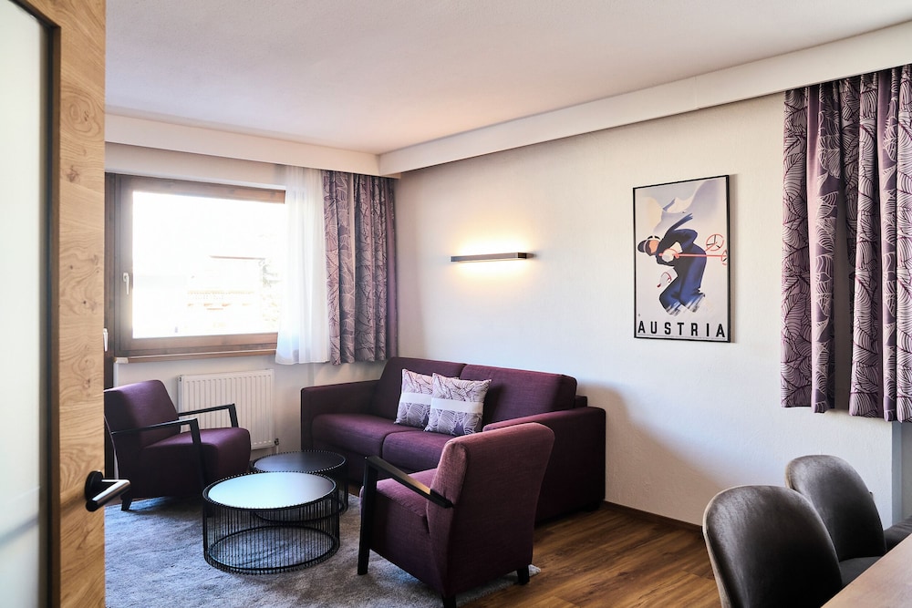Deluxe Apartment, 2 Bedrooms, Balcony, Mountain View (exclusive EUR 80 cleaning fee) photo 1