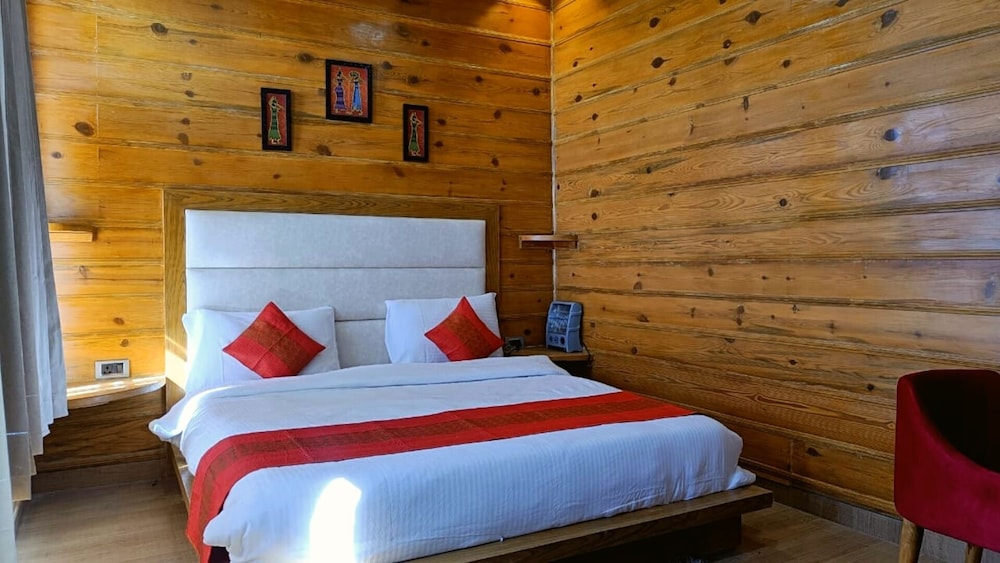 Valley View Room With Balcony - Photo 11