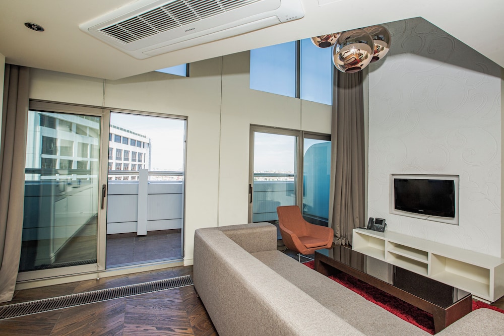 Duplex Grand Suite with Balcony photo 3